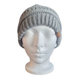 NWOT CC Exclusives Grey Cable Knit Ponytail Beanie Hat